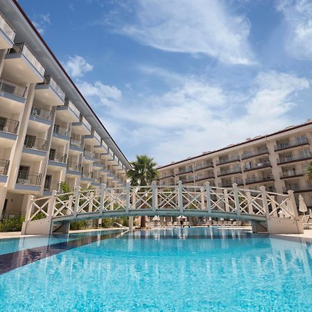 รามาดา โฮเต็ล แอนด์ สวีท บาย วินด์แฮม คูซาดาซิ Hotel คูซาดาซี ภายนอก รูปภาพ