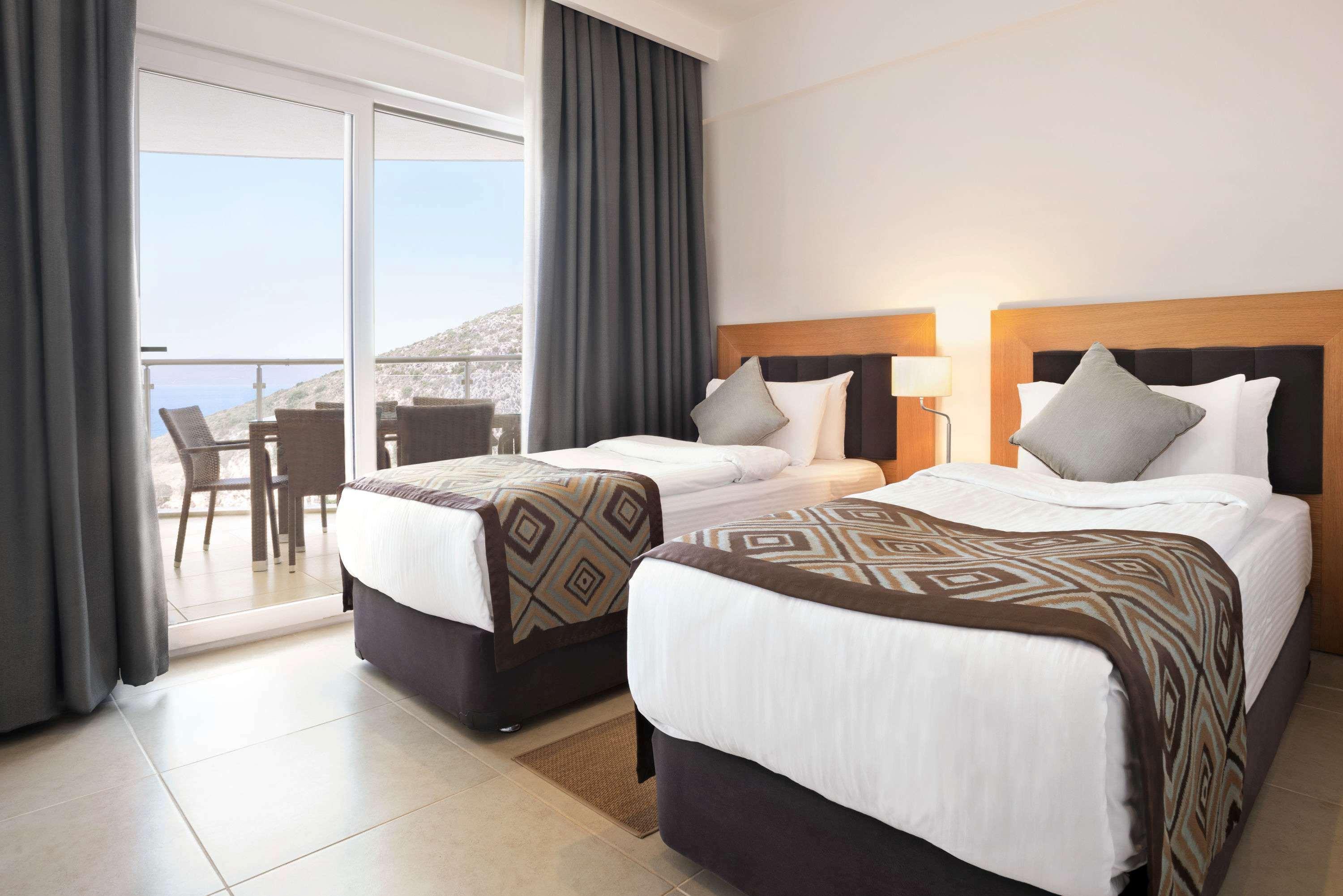 รามาดา โฮเต็ล แอนด์ สวีท บาย วินด์แฮม คูซาดาซิ Hotel คูซาดาซี ภายนอก รูปภาพ